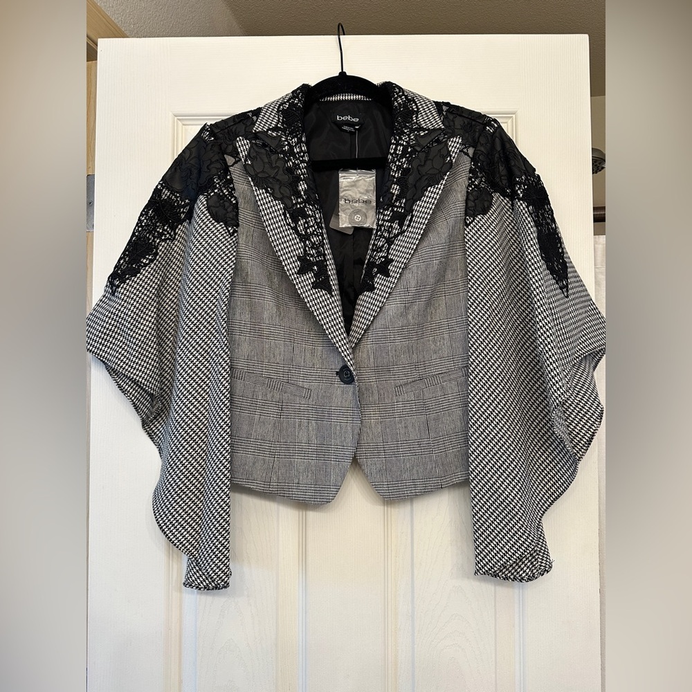 Bebe “Drita” Houndstooth Lace Cape Jacket – Size 4